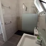 Golfsur-jacuzzi-privateparking-2bath-4bedroom-4tv-netflx-fastwifi דירה *