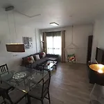 דירה Golfsur-jacuzzi-privateparking-2bath-4bedroom-4tv-netflx-fastwifi *