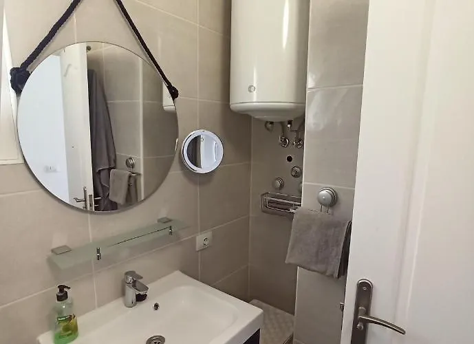 Golfsur-jacuzzi-privateparking-2bath-4bedroom-4tv-netflx-fastwifi Appartement *