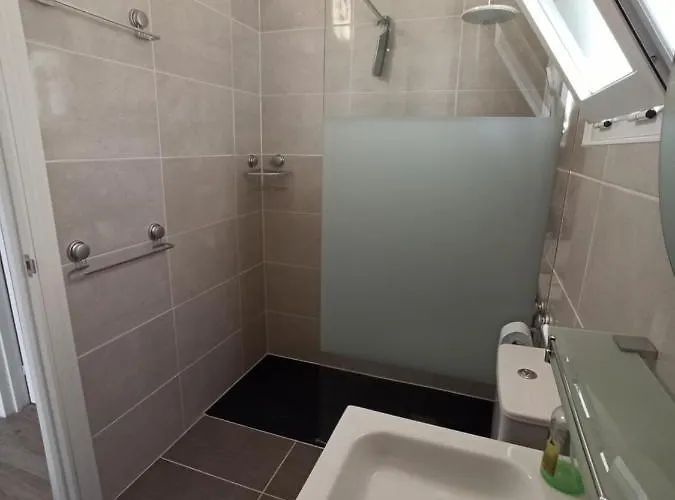 Golfsur-jacuzzi-privateparking-2bath-4bedroom-4tv-netflx-fastwifi Appartement *