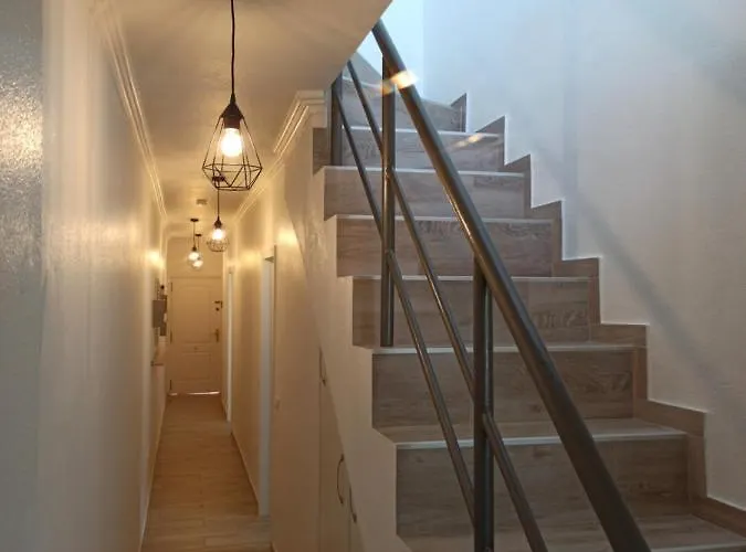 Golfsur-jacuzzi-privateparking-2bath-4bedroom-4tv-netflx-fastwifi Appartement