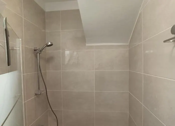Golfsur-jacuzzi-privateparking-2bath-4bedroom-4tv-netflx-fastwifi Appartement