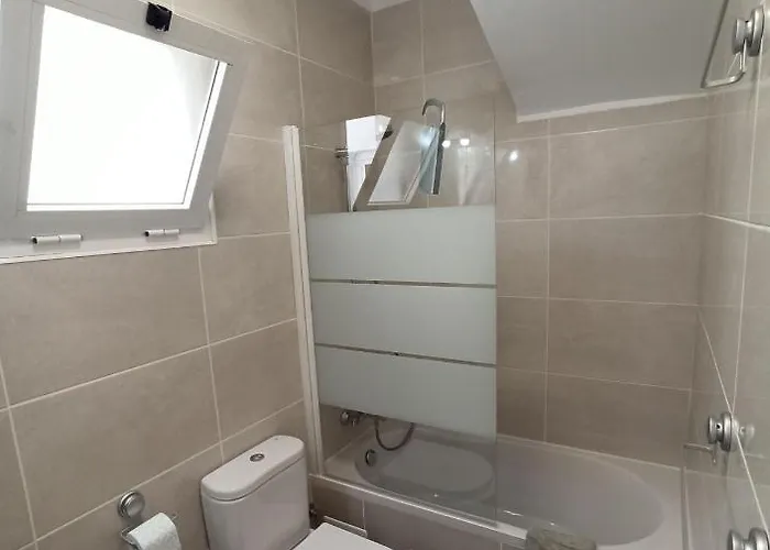 Golfsur-jacuzzi-privateparking-2bath-4bedroom-4tv-netflx-fastwifi Appartement *